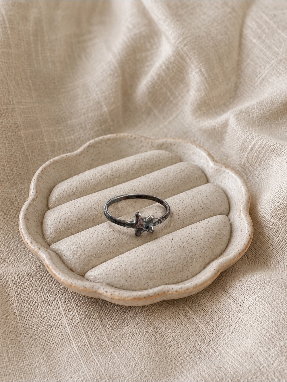 Vintage Silver Tone Starfish Ring Size 8.5 | Coastal Beachcore Minimalist - Picture 2 of 4